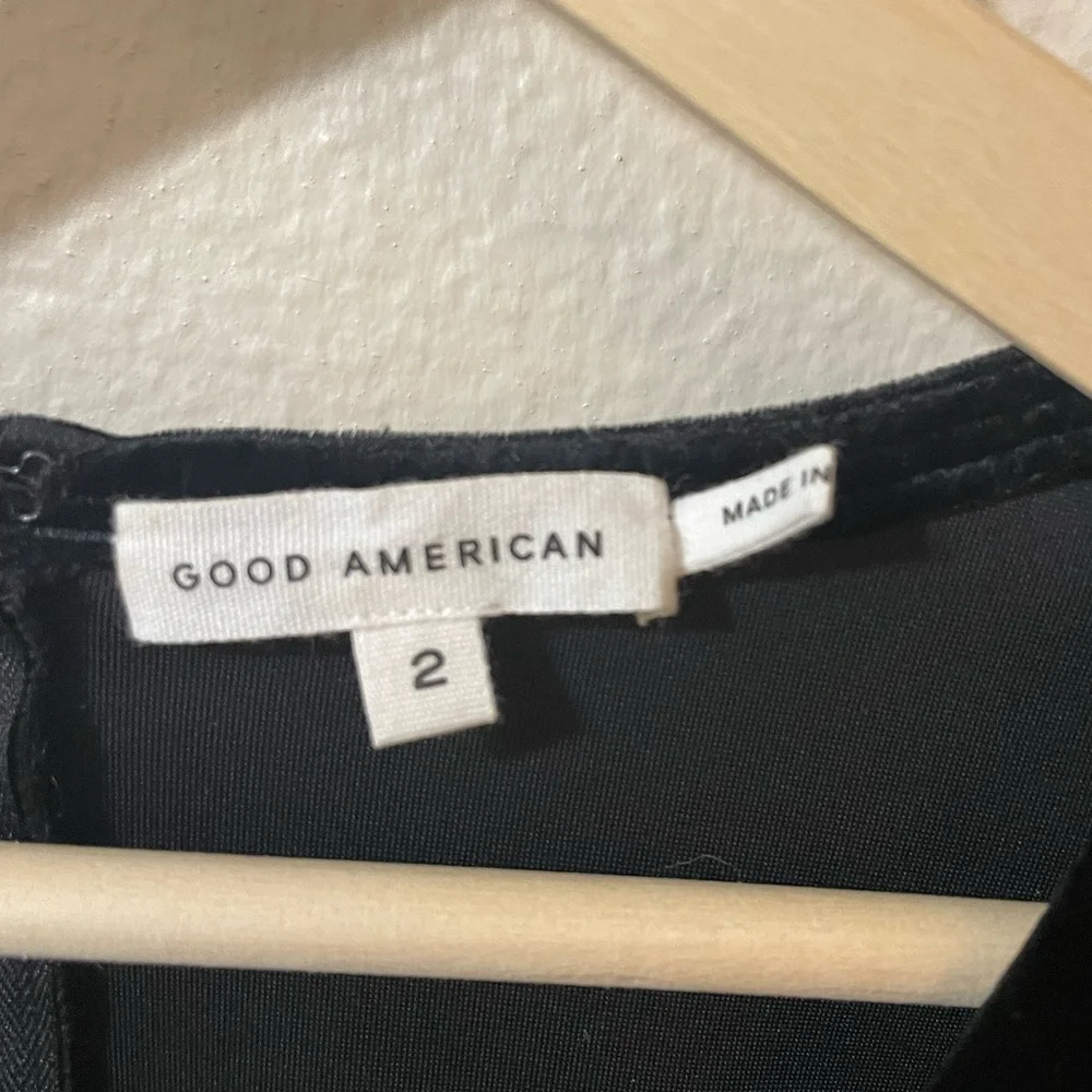 GOOD AMERICAN Black Velvet V-Neck Midi‎ Bodycon Dress